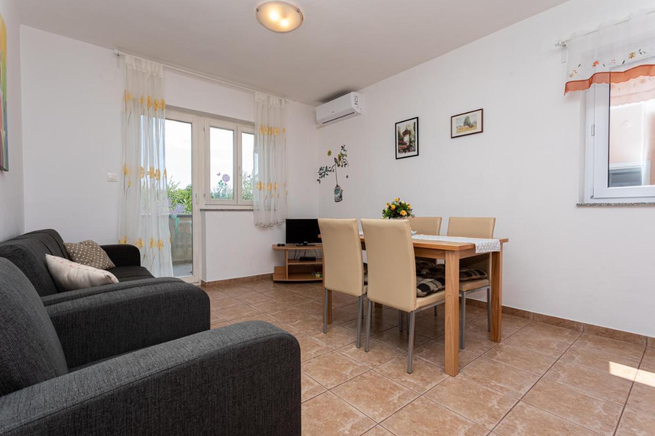 Apartments Katarina Šilo Eksteriør bilde